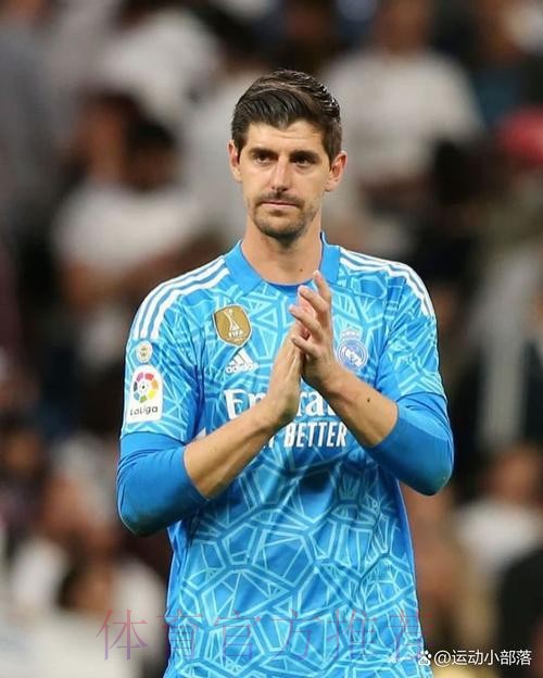 记者：库尔图瓦出战国家德比成疑 需等周中评估