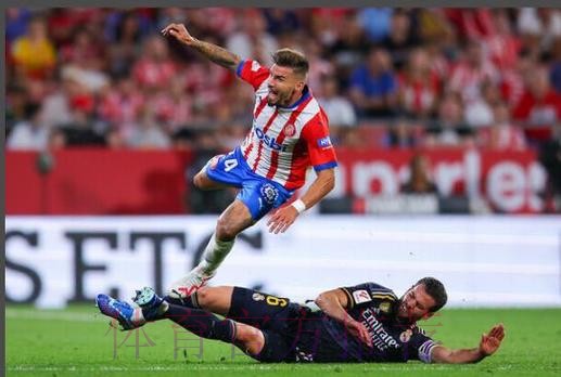 重罚!记者:纳乔因凶狠铲球行为将被禁赛6场 重罚!记者:纳乔因凶狠铲球行为将被禁赛6场