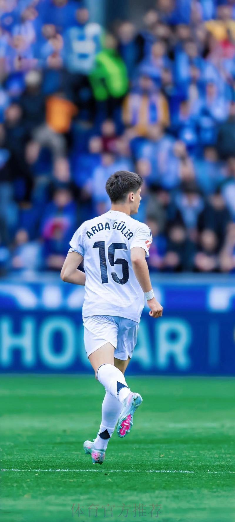 西媒:阿拉巴复出增强皇马的信心 他是更衣室领袖之一 西媒:阿拉巴复出增强皇马的信心 他是更衣室领袖之一